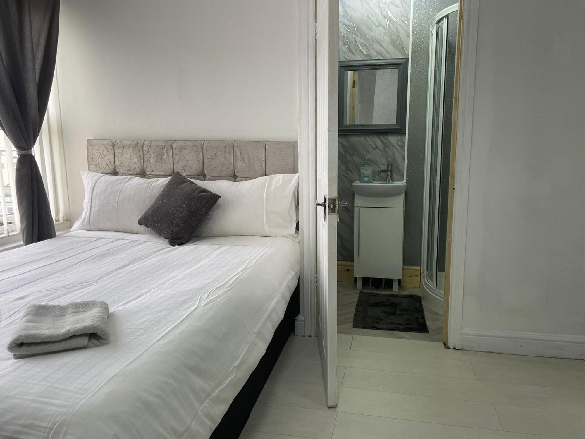 Double Room with Private Bathroom